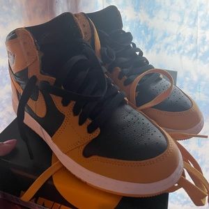Air Jordan 1 Retro High OG 'Pollen'